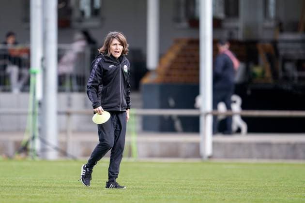 Britta Hainke (Cheftrainerin, Trainerin, FSV), Freisteller, Ganzkörper, Einzelbild, Einzelfoto, Aktion, Action, 10.03.2024, Sankt Leon-Rot (Deutschland), Fussball, 2. Frauen-Bundesliga, TSG 1899 Hoffenheim II (U20) - FSV Gütersloh 2009, DFB DFL REGULATIONS PROHIBIT ANY USE OF PHOTOGRAPHS AS IMAGE SEQUENCES AND OR QUASI-VIDEO.
