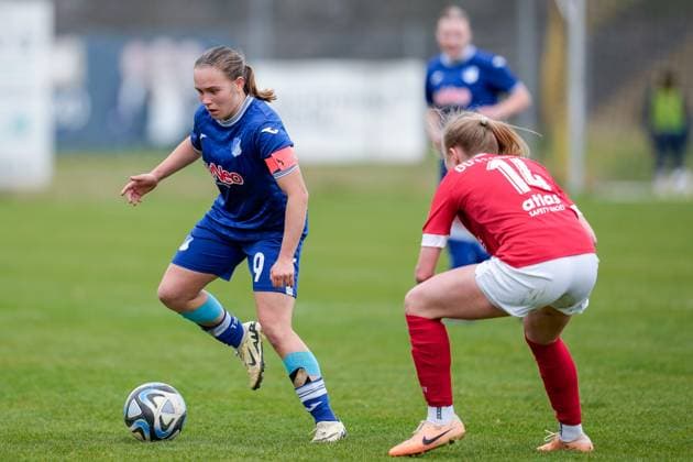 v.li.: Marie Steiner (TSG II, 9), Hedda Wahle (FSV, 14), Zweikampf, Spielszene, Duell, duel, tackle, tackling, Dynamik, Action, Aktion, 10.03.2024, Sankt Leon-Rot (Deutschland), Fussball, 2. Frauen-Bundesliga, TSG 1899 Hoffenheim II (U20) - FSV Gütersloh 2009, DFB DFL REGULATIONS PROHIBIT ANY USE OF PHOTOGRAPHS AS IMAGE SEQUENCES AND OR QUASI-VIDEO.