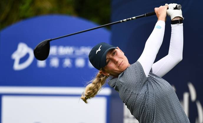 (240310) -- LINGSHUI, March 10, 2024 -- Bailey Tardy of the United States watches a shot during the final round of the Blue Bay LPGA, Golf Damen golf tournament in Lingshui, south China s Hainan Province, March 10, 2024. ) (SP)CHINA-HAINAN-LINGSHUI-GOLF-BLUE BAY LPGA (CN) YangxGuanyu 