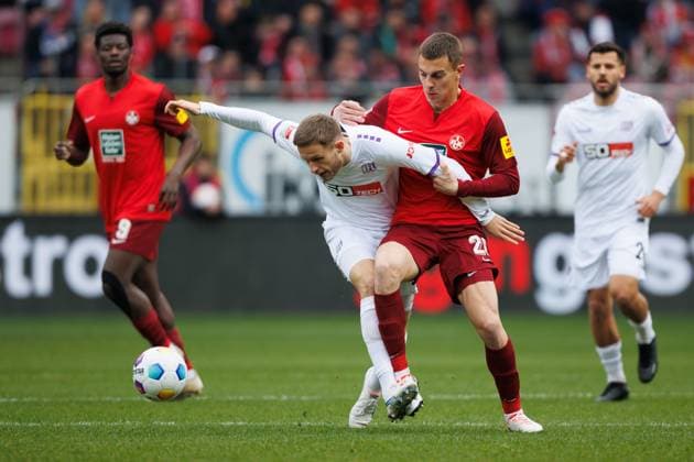Filip Kaloc (1.FC Kaiserslautern im Zweikampf mit Jannes Wulff (VFL Osnabrueck), 1. FC Kaiserslautern vs VFL Osnabrueck, Fussball, 2. Bundesliga, Saison 2023 2024, 10.03.2024 1. FC Kaiserslautern vs VFL Osnabrueck, Fussball, 2. Bundesliga, Saison 2023 2024, 10.03.2024 Kaiserslautern