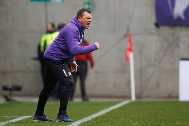 Uwe Koschinat (Trainer VFL Osnabrueck) an der Seitenlinie, 1. FC Kaiserslautern vs VFL Osnabrueck, Fussball, 2. Bundesliga, Saison 2023 2024, 10.03.2024 1. FC Kaiserslautern vs VFL Osnabrueck, Fussball, 2. Bundesliga, Saison 2023 2024, 10.03.2024 Kaiserslautern