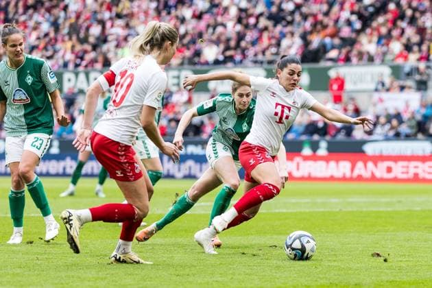 GOOGLE PIXEL Frauen Bundesliga: 1. FC Köln - SV Werder Bremen; 10.03.2024 Manjou Wilde (1. FC Köln, 7) erkämpft sich den Ball GOOGLE PIXEL Frauen Bundesliga: 1. FC Köln - SV Werder Bremen, Köln, RheinEnergieStadion am 10.03.2024 DFB REGULATIONS PROHIBIT ANY USE OF PHOTOGRAPHS AS IMAGE SEQUENCES AND OR QUASI-VIDEO. Copyright: xBEAUTIFULxSPORTS Wunderlx