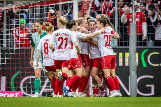 GOOGLE PIXEL Frauen Bundesliga: 1. FC Köln - SV Werder Bremen; 10.03.2024 Torjubel zum 1:0 per Elfmeter durch Marleen Schimmer (1. FC Köln, 23); GOOGLE PIXEL Frauen Bundesliga: 1. FC Köln - SV Werder Bremen; 10.03.2024, 15. Spieltag, am 10.03.2024 im RheinEnergie-Stadion in Köln. DFL REGULATIONS PROHIBIT ANY USE OF PHOTOGRAPHS AS IMAGE SEQUENCES AND OR QUASI-VIDEO. Copyright: xBEAUTIFULxSPORTS LeahxKohringx
