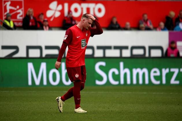 10.03.2024, xmohx, Fussball 2.Bundesliga, 1.FC Kaiserslautern - VfL Osnabrück emspor, v.l. Marlon Ritter (1. FC Kaiserslautern) Enttäuscht enttaeuscht traurig frustriert ratlos (DFL DFB REGULATIONS PROHIBIT ANY USE OF PHOTOGRAPHS as IMAGE SEQUENCES and or QUASI-VIDEO) Kaiserslautern