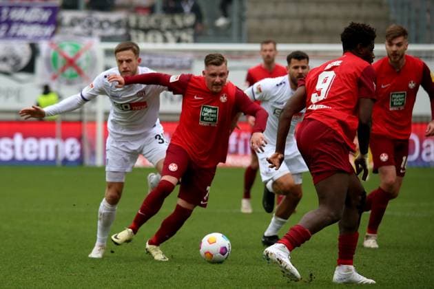 10.03.2024, xmohx, Fussball 2.Bundesliga, 1.FC Kaiserslautern - VfL Osnabrück emspor, v.l. Jannes Wulf (VfL Osnabrueck Osnabrück) Marlon Ritter (1. FC Kaiserslautern) Zweikampf, Aktion, action, battle for the ball (DFL DFB REGULATIONS PROHIBIT ANY USE OF PHOTOGRAPHS as IMAGE SEQUENCES and or QUASI-VIDEO) Kaiserslautern