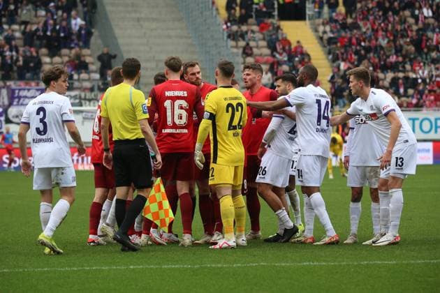 10.03.2024, xmohx, Fussball 2.Bundesliga, 1.FC Kaiserslautern - VfL Osnabrück emspor, v.l. Rudelbildung (DFL DFB REGULATIONS PROHIBIT ANY USE OF PHOTOGRAPHS as IMAGE SEQUENCES and or QUASI-VIDEO) Kaiserslautern