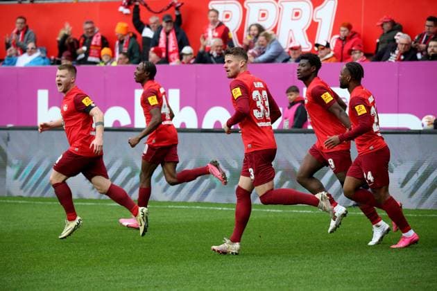 10.03.2024, xmohx, Fussball 2.Bundesliga, 1.FC Kaiserslautern - VfL Osnabrück emspor, v.l. Torjubel nach dem Tor zum celebrating the goal celebrate 1:1 durch Ragnar Ache (1. FC Kaiserslautern) (DFL DFB REGULATIONS PROHIBIT ANY USE OF PHOTOGRAPHS as IMAGE SEQUENCES and or QUASI-VIDEO) Kaiserslautern