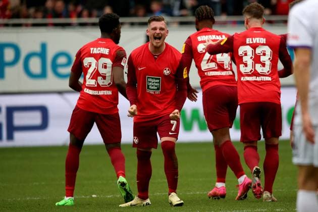 10.03.2024, xmohx, Fussball 2.Bundesliga, 1.FC Kaiserslautern - VfL Osnabrück emspor, v.l. Torjubel nach dem Tor zum celebrating the goal celebrate 2:2 durch Ba-Muaka Simakala (1. FC Kaiserslautern) mit Marlon Ritter (1. FC Kaiserslautern) (DFL DFB REGULATIONS PROHIBIT ANY USE OF PHOTOGRAPHS as IMAGE SEQUENCES and or QUASI-VIDEO) Kaiserslautern