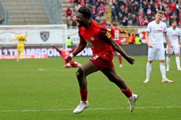 10.03.2024, xmohx, Fussball 2.Bundesliga, 1.FC Kaiserslautern - VfL Osnabrück emspor, v.l. Torjubel nach dem Tor zum celebrating the goal celebrate 3:2 durch Ragnar Ache (1. FC Kaiserslautern) (DFL DFB REGULATIONS PROHIBIT ANY USE OF PHOTOGRAPHS as IMAGE SEQUENCES and or QUASI-VIDEO) Kaiserslautern