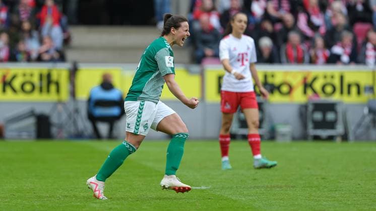 v.li.: Torschützin Jasmin Sehan (SV Werder Bremen, 15) mit Torjubel, Jubel, jubeln, jubelt, optimistisch, Spielszene, Highlight, Freude über das Tor zumn 1:1, DIE DFB-RICHTLINIEN UNTERSAGEN JEGLICHE NUTZUNG VON FOTOS ALS SEQUENZBILDER UND ODER VIDEOÄHNLICHE FOTOSTRECKEN. DFB REGULATIONS PROHIBIT ANY USE OF PHOTOGRAPHS AS IMAGE SEQUENCES AND OR QUASI-VIDEO., 10.03.2024, Köln (Deutschland), Fussball, Google Pixel Frauen-Bundesliga, 1. FC Köln - SV Werder Bremen