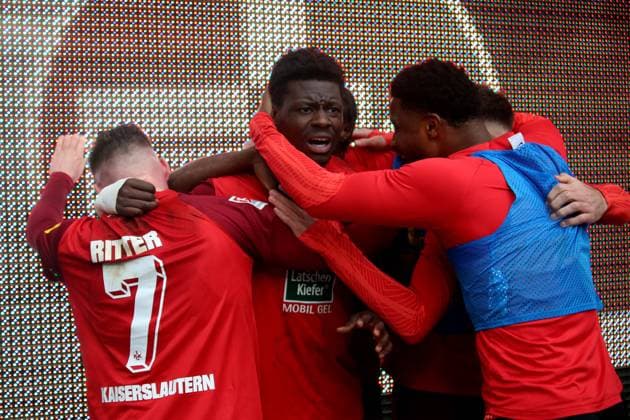 10.03.2024, xmohx, Fussball 2.Bundesliga, 1.FC Kaiserslautern - VfL Osnabrück emspor, v.l. Torjubel nach dem Tor zum celebrating the goal celebrate 3:2 durch Ragnar Ache (1. FC Kaiserslautern) (DFL DFB REGULATIONS PROHIBIT ANY USE OF PHOTOGRAPHS as IMAGE SEQUENCES and or QUASI-VIDEO) Kaiserslautern
