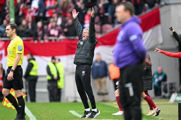 2. Bundesliga - 1. FC Kaiserslautern - VfL Osnabrück am 10.03.2024 im Fritz-Walter-Stadion in Kaiserslautern Trainer Friedhelm Funkel (Kaiserslautern) jubelt nach dem Sieg.