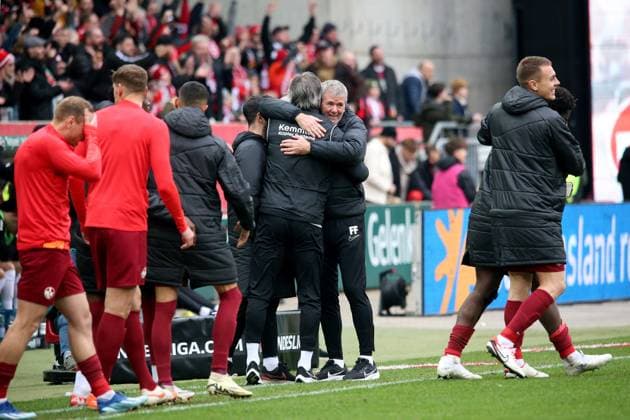 10.03.2024, xmohx, Fussball 2.Bundesliga, 1.FC Kaiserslautern - VfL Osnabrück emspor, v.l. Jubel Freude über ueber den Sieg bei Trainer Coach Friedhelm Funkel (1. FC Kaiserslautern) (DFL DFB REGULATIONS PROHIBIT ANY USE OF PHOTOGRAPHS as IMAGE SEQUENCES and or QUASI-VIDEO) Kaiserslautern