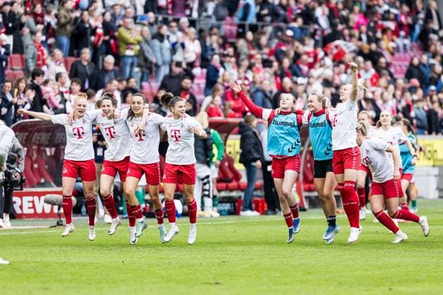 GOOGLE PIXEL Frauen Bundesliga: 1. FC Köln - SV Werder Bremen; 10.03.2024 Glückliche Gesichter nach dem Sieg: Laura Vogt (1. FC Köln, 8), Sara Agrez (1. FC Köln, 4), Natalia Padilla-Bidas (1. FC Köln, 22), Martyna Wiankowska (1. FC Köln, 26) Carlotta Imping (1. FC Köln, 14), Josefine Osigus (1. FC Köln, 24), Meike Messmer (1. FC Köln, 20) GOOGLE PIXEL Frauen Bundesliga: 1. FC Köln - SV Werder Bremen, Köln, RheinEnergieStadion am 10.03.2024 DFB REGULATIONS PROHIBIT ANY USE OF PHOTOGRAPHS AS IMAGE SEQUENCES AND OR QUASI-VIDEO. Copyright: xBEAUTIFULxSPORTS Wunderlx