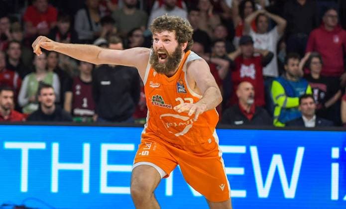 10.03.2024, xemx, Basketball BBL Bundesliga, FC Bayern Muenchen Basketball - Rasta Vechta emspor, v.l. Mannschaft, Spieler, jubeln nach Spielende, celebrate at the end of the match Tanner Groves (Rasta Vechta) Muenchen