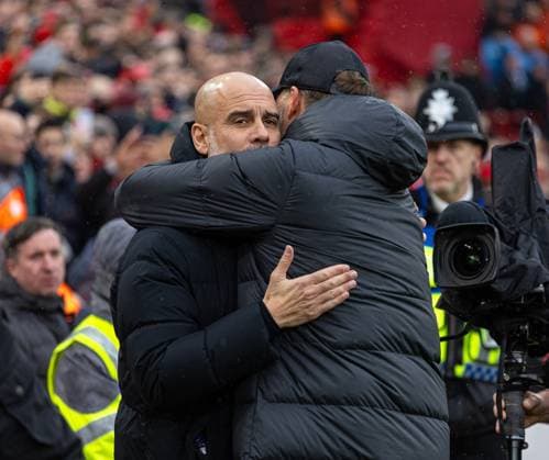 Sport Themen der Woche KW10 Football - FA Premier League - Liverpool FC v Manchester City FC LIVERPOOL, ENGLAND - Sunday, March 10, 2024: Manchester City s manager Josep Pep Guardiola (L) and Liverpool s manager Jürgen Klopp before the FA Premier League match between Liverpool FC and Manchester City FC at Anfield. (Photo by David Rawcliffe Propaganda) LIVERPOOL Anfield MERSEYSIDE ENGLAND  Copyright: xDavidxRawcliffex P2024-03-10-Liverpool_Man_City-14