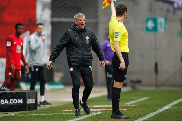 Friedhelm Funkel (Trainer 1.FC Kaiserslautern) an der Seitenlinie, 1. FC Kaiserslautern vs VFL Osnabrueck, Fussball, 2. Bundesliga, Saison 2023 2024, 10.03.2024 1. FC Kaiserslautern vs VFL Osnabrueck, Fussball, 2. Bundesliga, Saison 2023 2024, 10.03.2024 Kaiserslautern