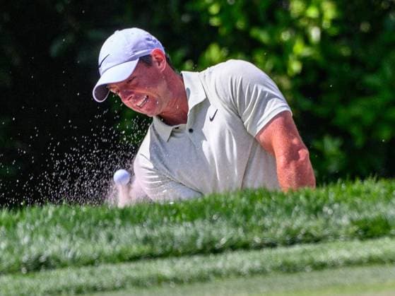 March 10, 2024: Rory Mcllroy of Northern Ireland hits out of the green side bunker on 1 during final round of the Arnold Palmer Invitational presented by Mastercard held at Arnold Palmer s Bay Hill Club & Lodge in Orlando, FL. Romeo T Guzman CSM. Orlando USA - ZUMAcg2_ 20240310_faf_cg2_043 Copyright: xRomeoxGuzmanx