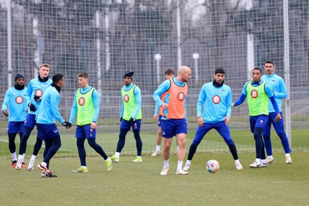 DEU, DFL, 2. FBL Hertha BSC, Training, 11.03.2024, Sportforum, Berlin, DEU, DFL, 2. FBL Hertha BSC, Training, im Bild Toni Leistner (Hertha BSC Berlin 37), Andreas Bouchalakis (Hertha BSC Berlin 5), bBilal Hussein (Hertha BSC Berlin 8)Hertha-Spielerkreis DFL - regulations prohibit any use of Photographs as image sequences and or quasi-video Foto: Juergen Engler nordphoto GmbH