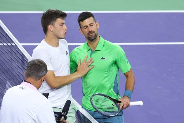 Sport Themen der Woche KW11 Sport Bilder des Tages Luca Nardi (Ita) defeated Novak Djokovic (Ser) TENNIS : Indian Wells 2024 - 11 03 2024 AntoineCouvercelle Panoramic 
