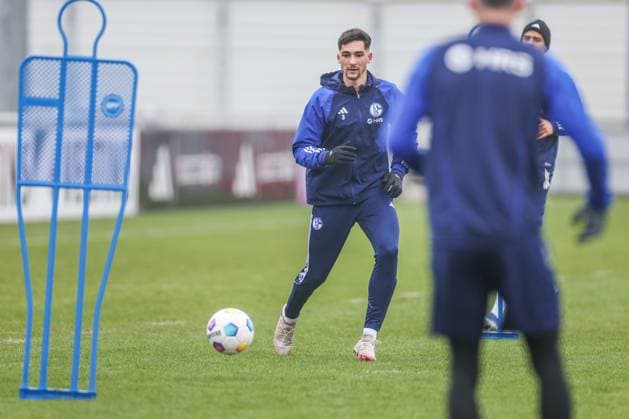 12.03.2024, Fussball, Saison 2023 2024, 2. Bundesliga, Training FC Schalke 04, Leo Greiml (FC Schalke 04) Gelsenkirchen Veltins Arena NRW Deutschland xRHR-FOTO TRx