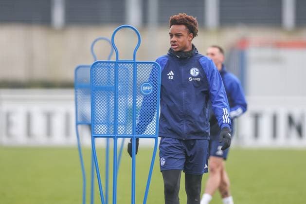 12.03.2024, Fussball, Saison 2023 2024, 2. Bundesliga, Training FC Schalke 04, Assan OuÃ draogo (FC Schalke 04) Gelsenkirchen Veltins Arena NRW Deutschland xRHR-FOTO TRx