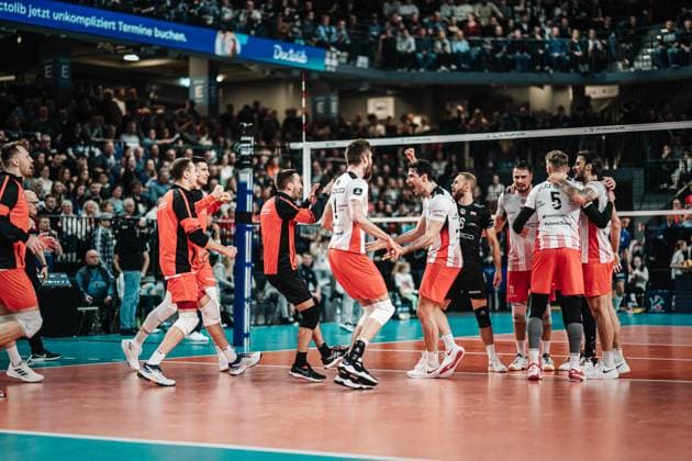 Volleyball Herren Saison 2023 2024 CEV Volleyball Cup 2024 Finale SVG Lüneburg (GER) vs. Asseco Resovia Rzeszow (POL) 12.03.2024 Asseco Resovia Rzeszow siegt gegen Lüneburg 3:0 Lüneburg LKH Arena Niedersachsen Deutschland