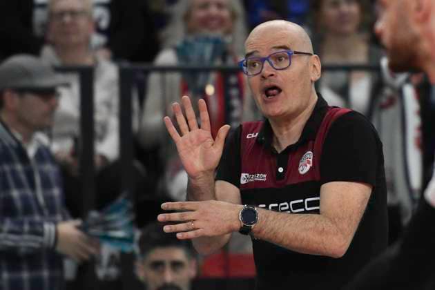GER; CEV Cup SVG Lueneburg vs Asseco Resovia Rzeszow 12.03.2024, LKH Arena, Lueneburg, GER; CEV Cup, SVG Lueneburg (GER) vs Asseco Resovia Rzeszow (POL), im Bild Trainer Giampaolo Medei (Resovia)