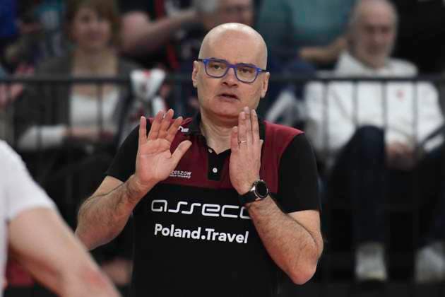 GER; CEV Cup SVG Lueneburg vs Asseco Resovia Rzeszow 12.03.2024, LKH Arena, Lueneburg, GER; CEV Cup, SVG Lueneburg (GER) vs Asseco Resovia Rzeszow (POL), im Bild Trainer Giampaolo Medei (Resovia)