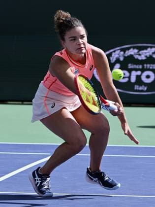 INDIAN WELLS, CA - MARCH 12: Jasmine Paolini (ITA) returns the ball during a WTA, Tennis Damen tennis match played on March 12, 2024 during the BNP Paribas Open played at the Indian Wells Tennis Garden in Indian Wells, CA. (Photo by John Cordes Icon Sportswire) TENNIS: MAR 12 BNP Paribas Open EDITORIAL USE ONLY Icon506240312013