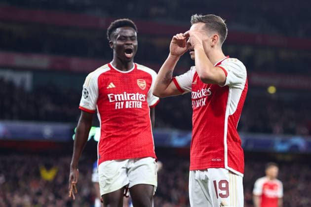 Sport Bilder des Tages Arsenal v Porto 12 March 2024, London - UEFA Champion™s League, Round of Sixteen, Second Leg - Arsenal v Porto - Leandro Trossard of Arsenal celebrates their first goal with Bukayo Saka of Arsenal - Photo: Charlotte Wilson Offside. London UK Copyright: xCharlottexWilsonx xOffsidexOffside