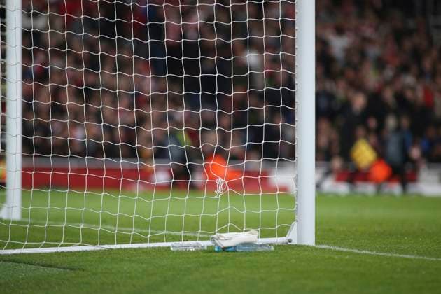 London, March 12th 2024: Net repaired during the first half during the UEFA Champions League round of 16 second leg match between Arsenal and FC Porto at The Emirates Stadium, London, England. (Pedro Soares SPP) Copyright: xPedroxSoaresx xSPPx spp-en-PeSoSp-pedrosoares120324-053