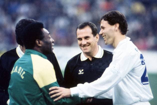 EDSON ARANTES DO NASCIMENTO PELE, MARCO VAN BASTEN, Amichevole, Friendly match, 50th Years Birthday, 06-11-1990, Primo piano, Head shot, Portrait AMICHEVOLE PER I 50 ANNI COMPLEANNO DI PELE