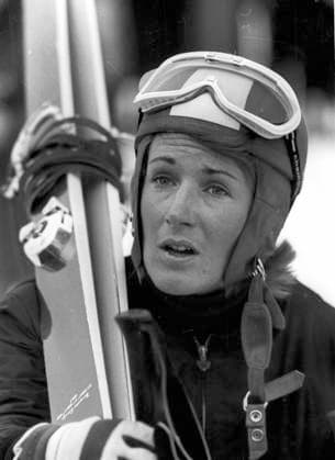 Heidi Biebl (Deutschland) Porträt mit Skier in Bad Gastein 16.01.1964 *** Heidi Biebl Germany Portrait with skis in Bad Gastein 16 01 1964 HM