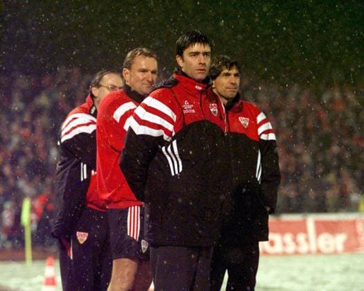 02.12.97 SSV Ulm 1846 - VfB Stuttgart Deutschland, Stuttgart, 02.12.1997, Fussball, DFB-Pokal, Achtelfinale, SSV Ulm 1846 - VfB Stuttgart (1:3): Joachim Löw (Trainer VfB Stuttgart). *** 02 12 97 SSV Ulm 1846 VfB Stuttgart Germany, Stuttgart, 02 12 1997, Football, DFB Cup, Round of 16, SSV Ulm 1846 VfB Stuttgart 1 3 Joachim Löw Coach VfB Stuttgart