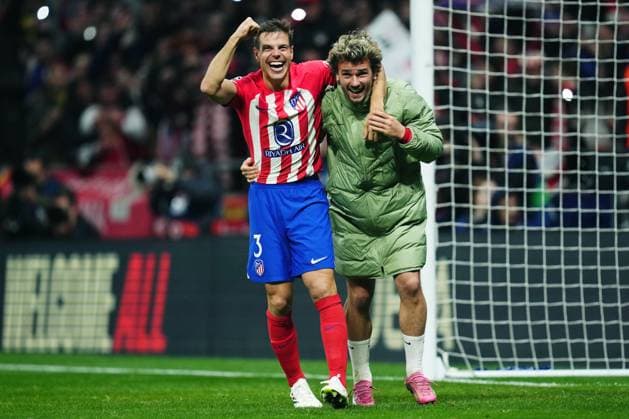 Sport Themen der Woche KW11 Sport Bilder des Tages ESP: Atletico de Madrid v Inter Milan. UEFA Champions League match. Round of 16. Antoine Griezmann and Cesar Azpilicueta of Atletico de Madrid celebrating the victory at full time during the UEFA Champions League match, Round of 16, second leg, between Atletico de Madrid and Inter Milan played at Civitas Metropolitano Stadium on March 13, 2024 in Madrid Spain. kpng Copyright: xBaguxBlancox xPRESSINPHOTOx PS_240313_062