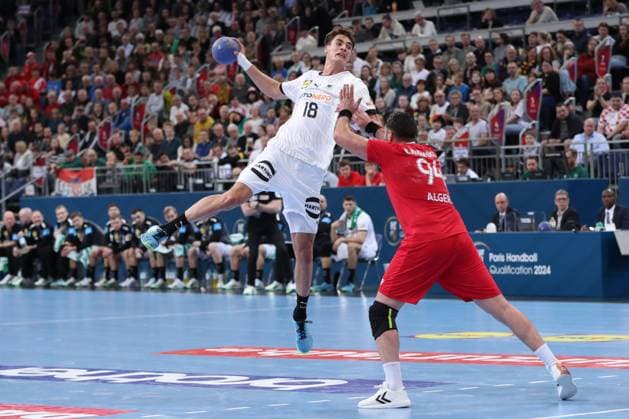 Sport Themen der Woche KW11 Sport Bilder des Tages 14.03.2024, xgox, Handball Olympia-Qualifikation, Deutschland - Algerien emspor v.l. Julian Koester (Deutschland, 18) wirft Tor, Torschuetze, erzielt Tor, Treffer, scores the goal Hannover *** 14 03 2024, xgox, handball olympic qualification, Germany Algeria emspor v l Julian Koester Germany, 18 throws goal, Torschuetze, scores goal, Treffer, scores the goal Hannover