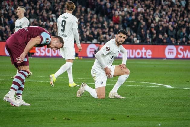 Fußball: UEFA Europa League 2023 2024, Achtelfinale, West Ham United - SC Freiburg, London Olympic Stadium: Freiburgs Vincenzo Grifo London Olympic Stadium England Copyright: xJoeranxSteinsiekx
