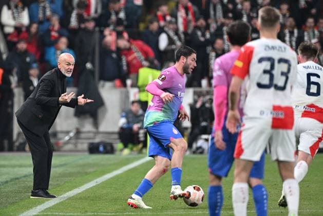 Coach of AC Milan Stefano Pioli, left, reacts during the Slavia Praha vs AC Milan football return match of the Europa League semi-final on March 14, 2024, Prague, Czech Republic. (CTKxPhoto MichalxKamaryt) CTKPhotoP2024031407694  CTKPhotoP2024031407694