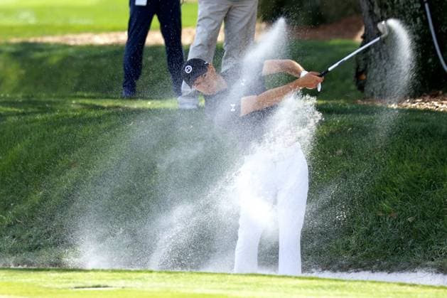PONTE VEDRA BEACH, FL - MARCH 14: PGA, Golf Herren golfer Jordan Spieth hits out of a sand trap on the 9th hole to become co leader at 7 under par during The Players Championship on March 14, 2024, at TPC Sawgrass in Ponte Vedra Beach, Florida. (Photo by Brian Spurlock Icon Sportswire) GOLF: MAR 14 PGA THE PLAYERS Championship EDITORIAL USE ONLY Icon24031415