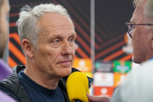 Fußball: UEFA Europa League 2023 2024, Achtelfinale, West Ham United - SC Freiburg, London Olympic Stadium: Freiburgs Trainer Christian Streich - Pressekonferenz, Interview, Gespräch London Olympic Stadium England Copyright: xJoeranxSteinsiekx