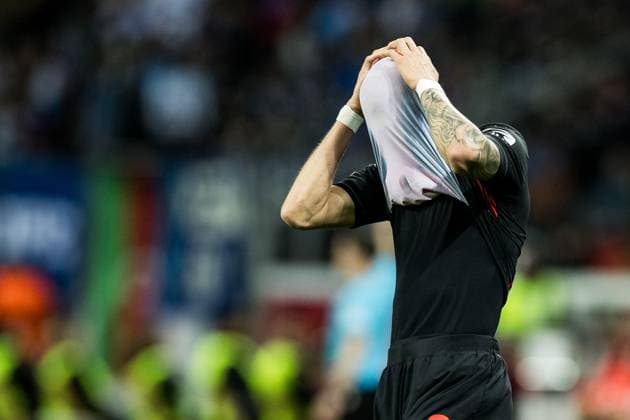UEFA Europa League: Bayer 04 Leverkusen - Qarabag Agdam; 14.03.2024 Piero Hincapie (Bayer 04 Leverkusen, 3) zieht nach verpasstem Pass frustriert das Trikot über sein Gesicht UEFA Europa League: Bayer 04 Leverkusen - Qarabag Agdam, BayArena Leverkusen am 14.03.2024 Copyright: xBEAUTIFULxSPORTS Wunderlx