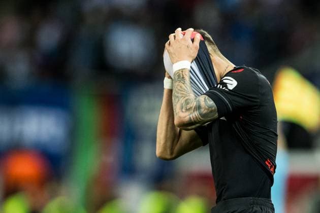 Sport Bilder des Tages UEFA Europa League: Bayer 04 Leverkusen - Qarabag Agdam; 14.03.2024 Piero Hincapie (Bayer 04 Leverkusen, 3) zieht nach verpasstem Pass frustriert das Trikot über sein Gesicht UEFA Europa League: Bayer 04 Leverkusen - Qarabag Agdam, BayArena Leverkusen am 14.03.2024 Copyright: xBEAUTIFULxSPORTS Wunderlx