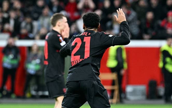 Fussball, Europa League, Deutschland, Herren, Saison 2023 2024, Achtelfinale Rückspiel, BayArena Leverkusen, Bayer Leverkusen - Qarabag Agdam; Florian Wirtz (LEV) enttäuscht nach vergebener Torchance. Enttäuschung, Frust, Aktion. UEFA REGULATIONS PROHIBIT ANY USE OF PHOTOGRAPHS AS IMAGE SEQUENCES AND OR QUASI-VIDEO