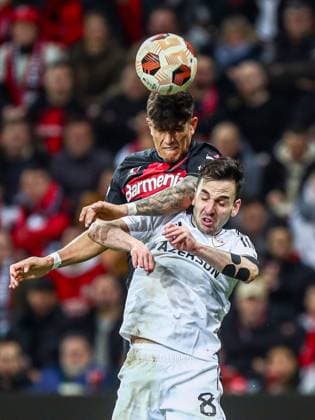 Piero Hincapie Reina (Bayer 04 Leverkusen, 03) im Zweikampf gegen Marco Jankovic (Qarabag Agdam, 08), GER, Bayer 04 Leverkusen vs. Qarabag Agdam, UEFA Europa League 2023 24, Achtelfinal-Rückspiel, 14.03.2024, GER, Bayer 04 Leverkusen vs. Qarabag Agdam, UEFA Europa League 2023 24, Achtelfinal-Rückspiel, 14.03.2024, Foto: Eibner-Pressefoto Gabriel Boia Leverkusen Copyright: xGabrielxBoiax EP_EER