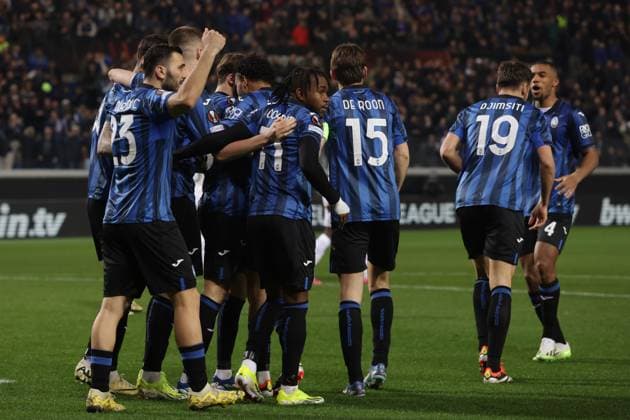 Cesena, Italy, 14th March 2024. Ademola Lookman of Atalanta celebrates with team mates after scoring to level the game at 1-1 during the UEFA Europa League match at Stadio di Bergamo. Picture credit should read: Jonathan Moscrop Sportimage EDITORIAL USE ONLY. No use with unauthorised audio, video, data, fixture lists, club league logos or live services. Online in-match use limited to 120 images, no video emulation. No use in betting, games or single club league player publications. SPI-2992-0004