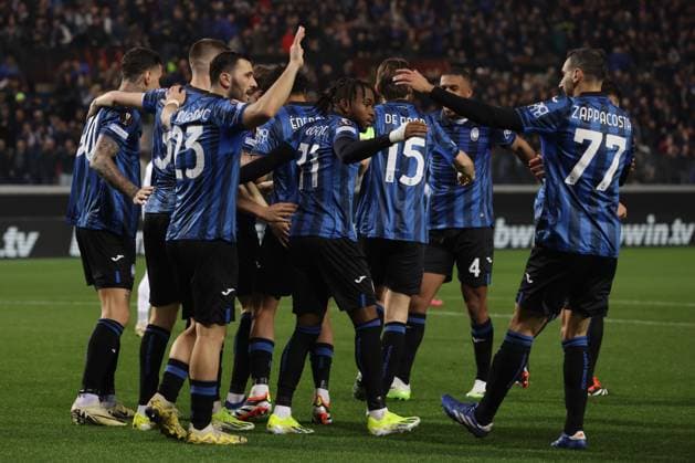 Bergamo, Italy, 14th March 2024. Ademola Lookman of Atalanta celebrates with team mates after scoring to level the game at 1-1 during the UEFA Europa League match at Stadio di Bergamo. Picture credit should read: Jonathan Moscrop Sportimage EDITORIAL USE ONLY. No use with unauthorised audio, video, data, fixture lists, club league logos or live services. Online in-match use limited to 120 images, no video emulation. No use in betting, games or single club league player publications. SPI-2992-0013