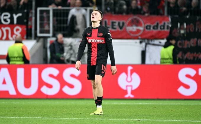 Fussball, Europa League, Deutschland, Herren, Saison 2023 2024, Achtelfinale Rückspiel, BayArena Leverkusen, Bayer Leverkusen - Qarabag Agdam; Florian Wirtz (LEV) enttäuscht. Enttäuschung, Frust, Aktion. UEFA REGULATIONS PROHIBIT ANY USE OF PHOTOGRAPHS AS IMAGE SEQUENCES AND OR QUASI-VIDEO