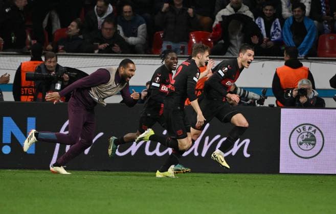 Jubel 3:2 Torschütze Patrik Schick (Bayer 04 Leverkusen), re., wird gefeiert 14.03.2024, Fussball Europa League, Saison 2023 2024, Achtelfinale Rückspiel, Bayer 04 Leverkusen - Qarabag Agdam Leverkusen BayArena Nordrhein Westfalen Deutschland