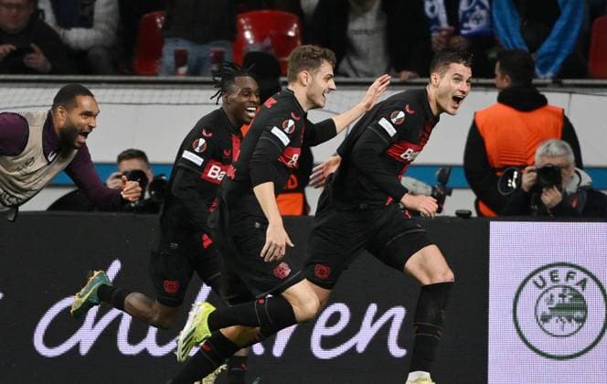 Jubel 3:2 Torschütze Patrik Schick (Bayer 04 Leverkusen), re., wird gefeiert 14.03.2024, Fussball Europa League, Saison 2023 2024, Achtelfinale Rückspiel, Bayer 04 Leverkusen - Qarabag Agdam Leverkusen BayArena Nordrhein Westfalen Deutschland